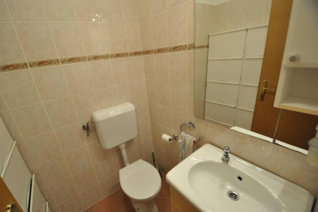 Ferienwohnung Lux Apartman Leo Kostrena Exterior foto