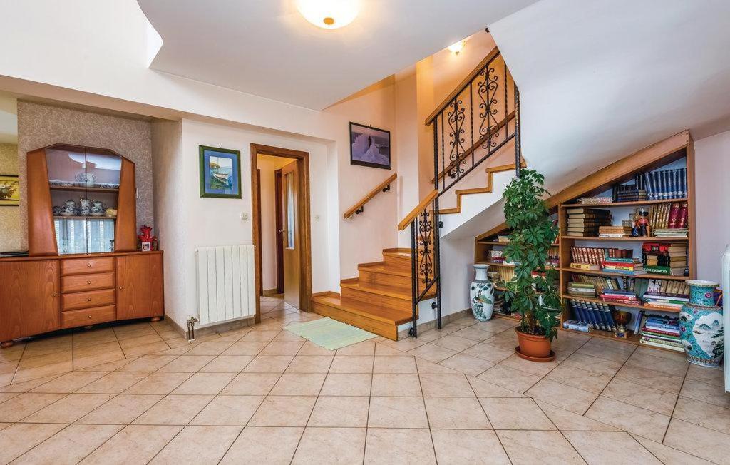 Ferienwohnung Lux Apartman Leo Kostrena Exterior foto