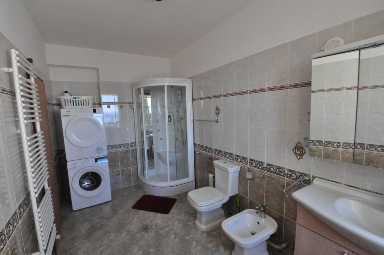 Ferienwohnung Lux Apartman Leo Kostrena Exterior foto
